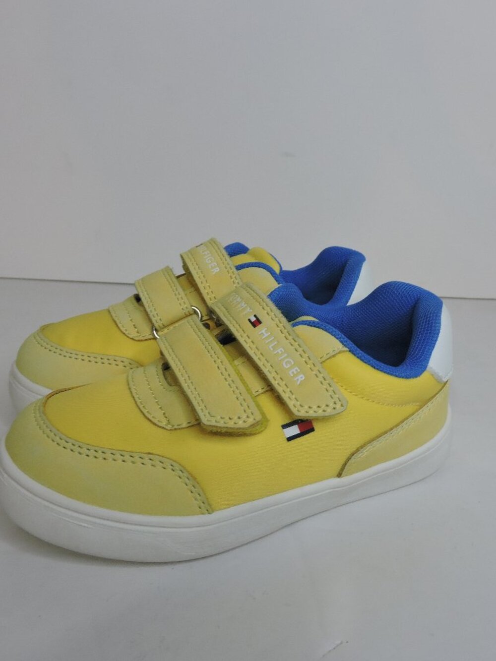 brand new Tommy Hilfiger LAGE -  kids Trainers